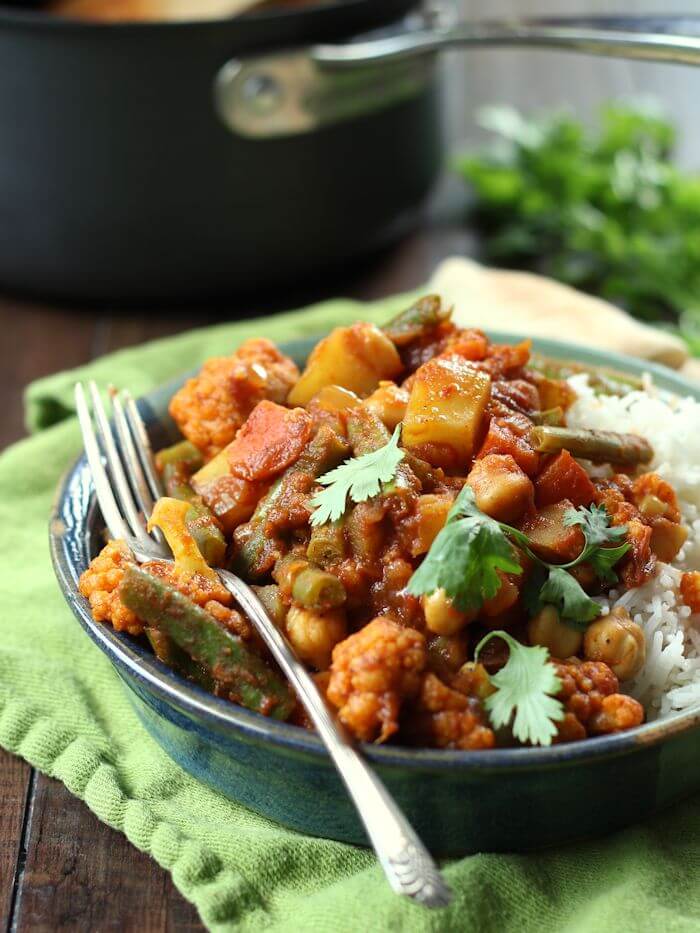 mixed-vegetable-curry-featured